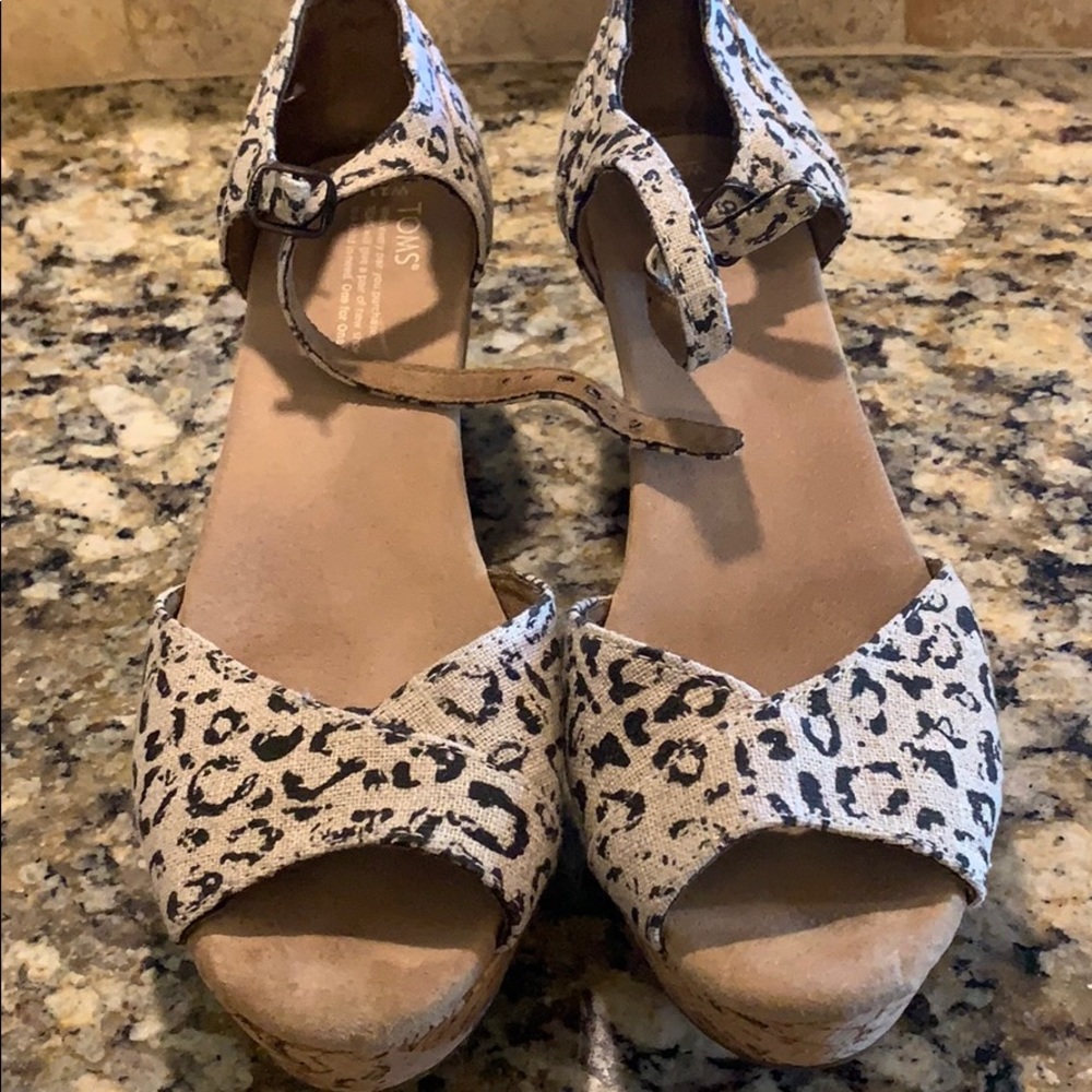 Printed sandals